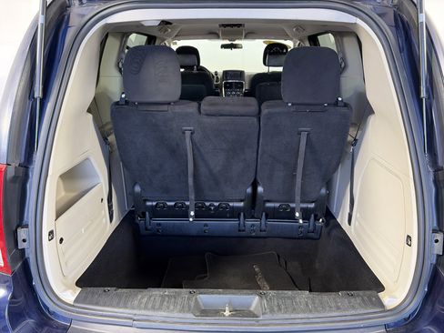 Used 2013 Dodge Grand Caravan SE image 19