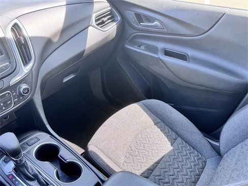 Used 2022 Chevrolet Equinox LT image 18