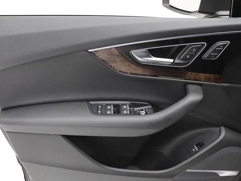 Used 2017 Audi Q7 3.0T Prestige w/ Prestige Package image 17