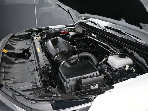 Used 2024 Nissan Frontier S image 10