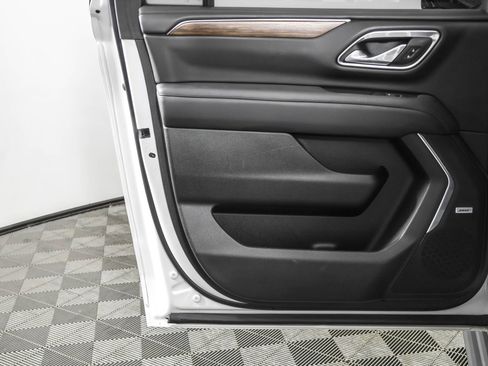 Used 2024 Chevrolet Suburban High Country image 47