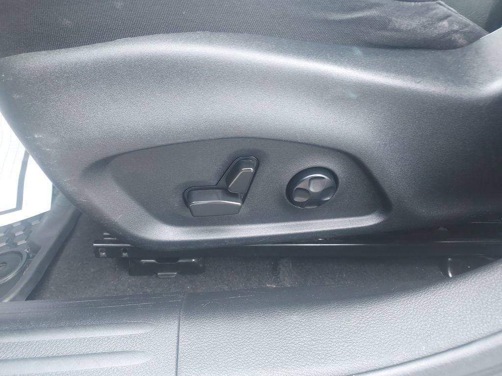 Used 2021 Jeep Compass Latitude w/ Convenience Group AWD/4WD image 24