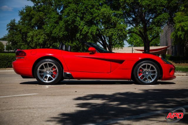 Used 2004 Dodge Viper SRT-10 RWD image 10