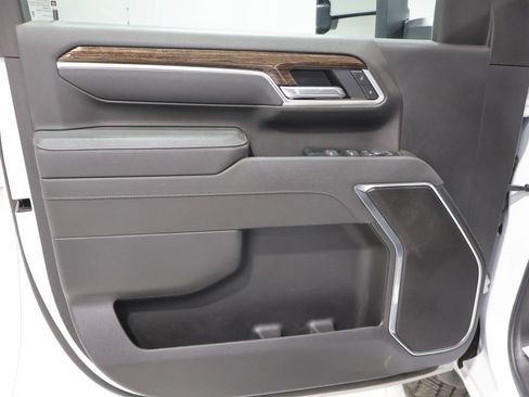 Used 2025 GMC Sierra 3500 SLE w/ Preferred Package AWD/4WD image 13