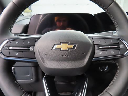 Used 2025 Chevrolet Suburban Premier image 57