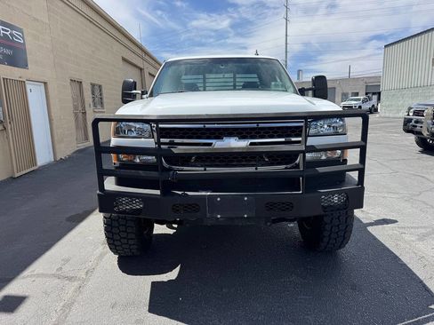 Used 2006 Chevrolet Silverado 2500 W/T w/ Skid Plate Package AWD/4WD image 16