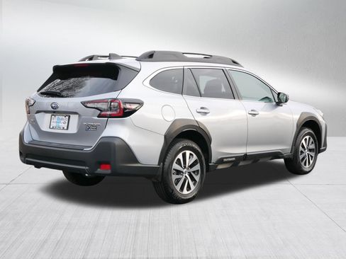 Certified 2025 Subaru Outback Premium image 7