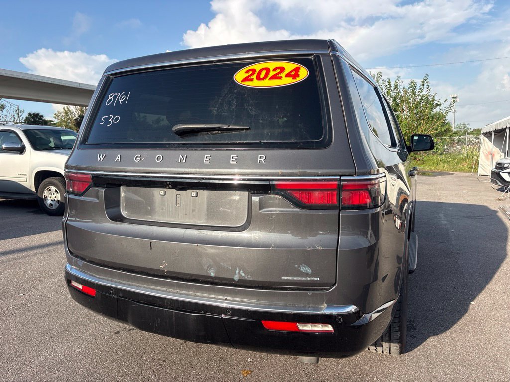 Used 2024 Jeep Wagoneer Series III AWD/4WD image 3