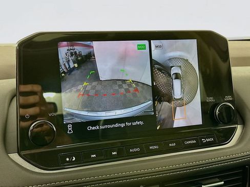 Certified 2022 Nissan Rogue Platinum w/ Head-Up Display Package image 15