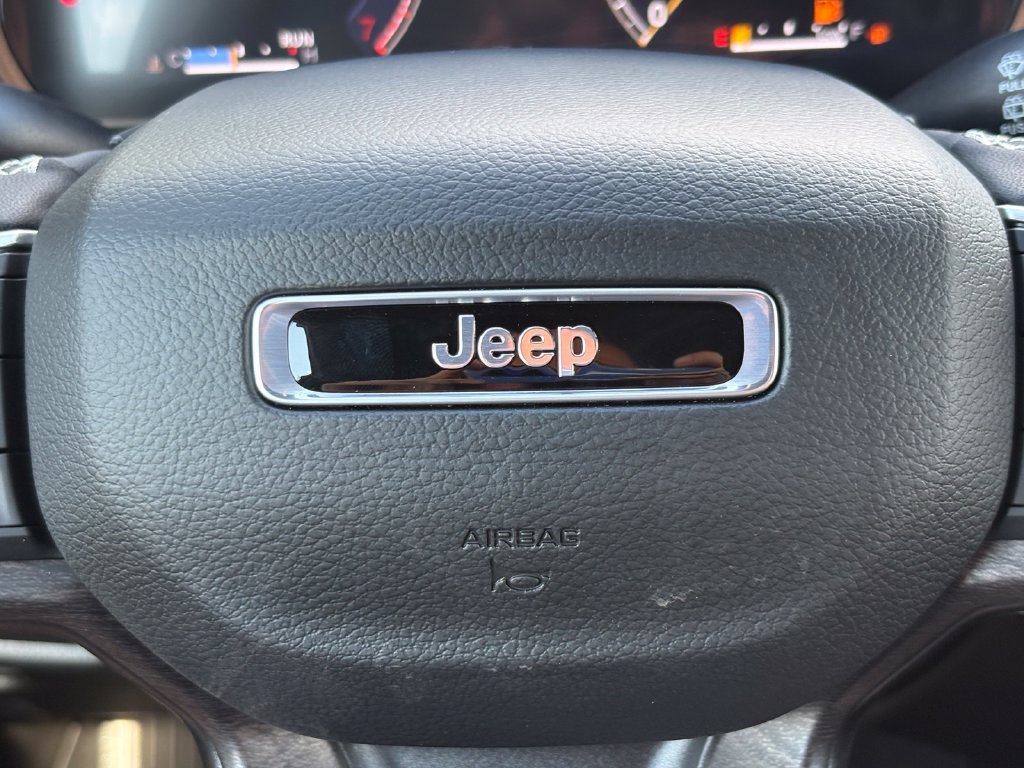New 2027 Jeep Grand Cherokee Limited w/ MOPAR Finishing Package RWD image 37