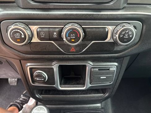 Used 2021 Jeep Gladiator Sport w/ Trailer Tow Package AWD/4WD image 15