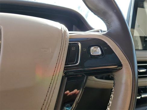 Used 2020 Lincoln Aviator Reserve w/ Equipment Group 202A image 13