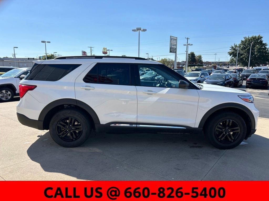 Used 2020 Ford Explorer XLT w/ Equipment Group 202A AWD/4WD image 4