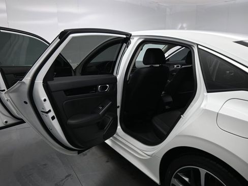 Used 2024 Honda Civic Touring image 17