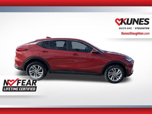 Used 2024 Buick Envista Preferred w/ Advanced Safety Package image 12