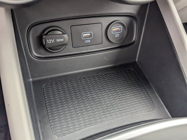 Used 2020 Hyundai Venue SEL FWD image 25