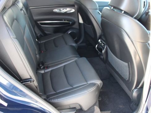 Used 2022 Genesis GV70 2.5T image 17