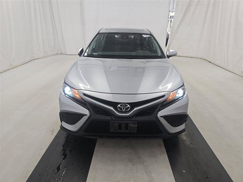 Used 2021 Toyota Camry SE w/ Cold Weather Package FWD image 2