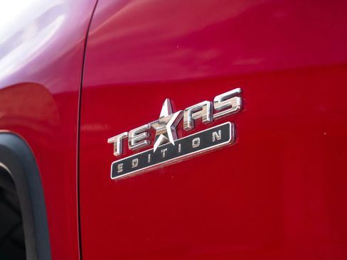 Used 2020 Chevrolet Silverado 2500 LT w/ Texas Edition AWD/4WD image 17