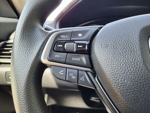 Used 2018 Honda Accord LX image 23