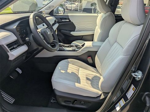 New 2025 Mitsubishi Outlander SEL image 14
