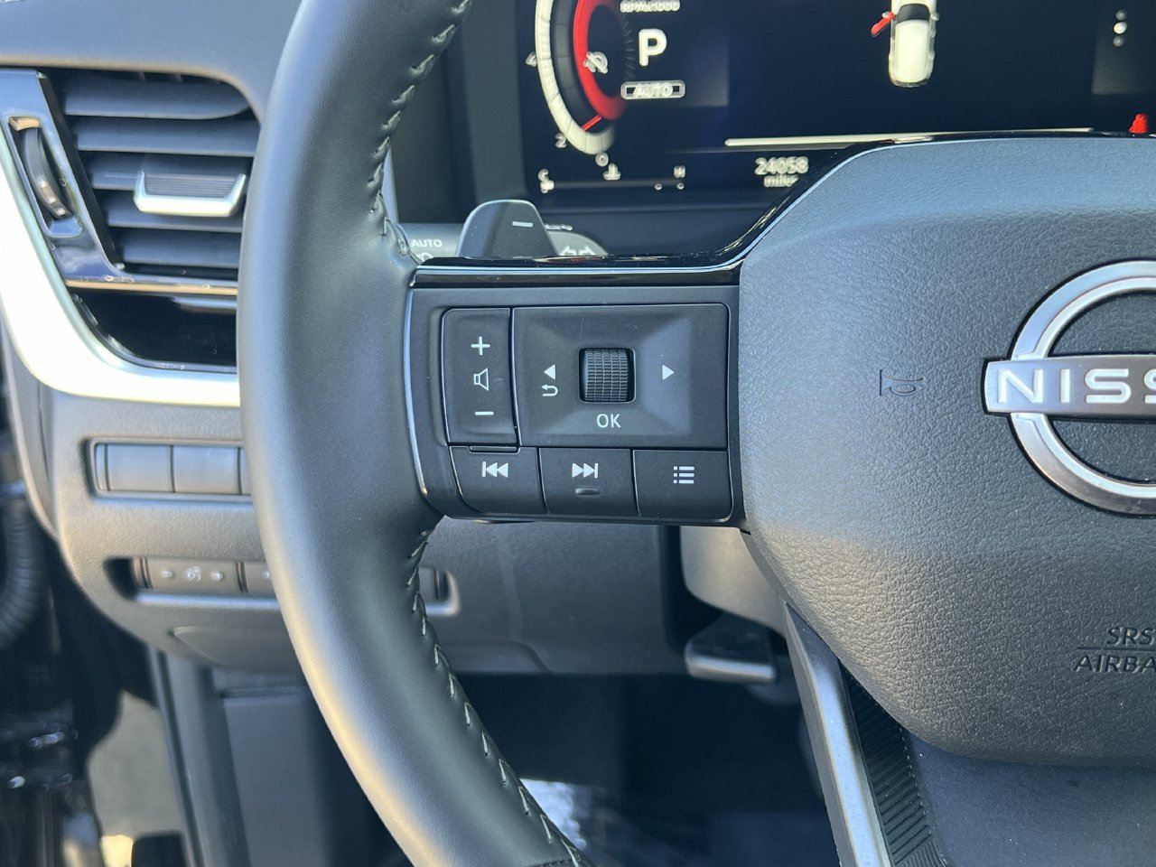 Used 2026 Nissan Rogue SL AWD/4WD image 12