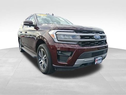 Used 2024 Ford Expedition Max XLT AWD/4WD image 4