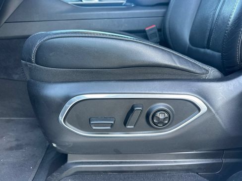 Used 2024 Jeep Wagoneer Series III AWD/4WD image 13