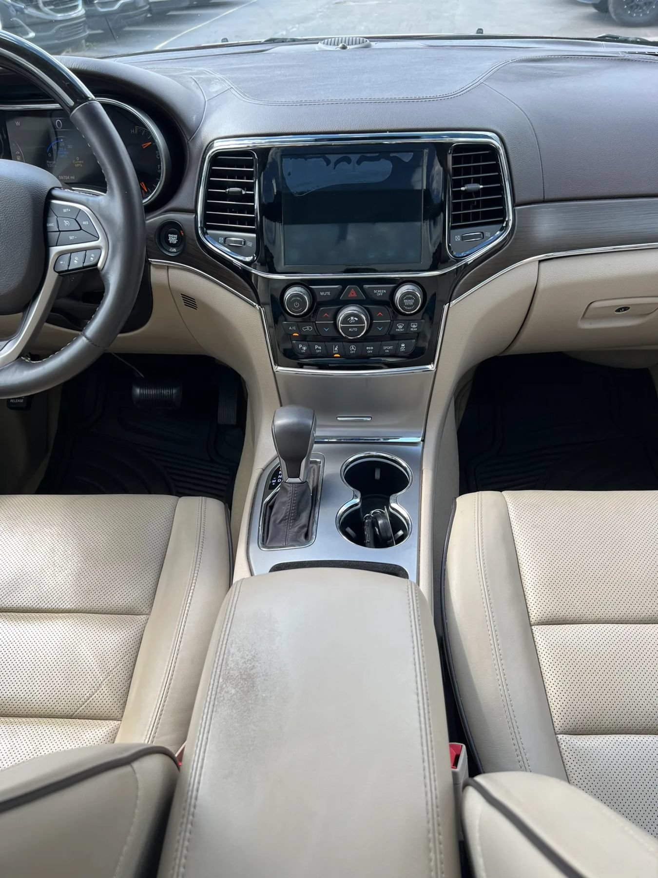 Used 2019 Jeep Grand Cherokee Overland RWD image 12