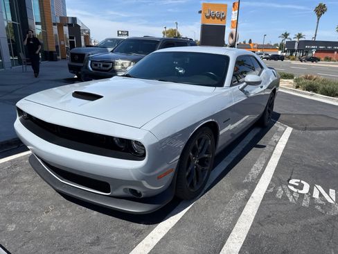 Used 2021 Dodge Challenger R/T w/ Blacktop Package RWD image 2
