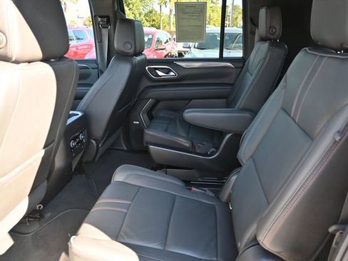 Used 2021 Chevrolet Suburban RST w/ Luxury Package image 25