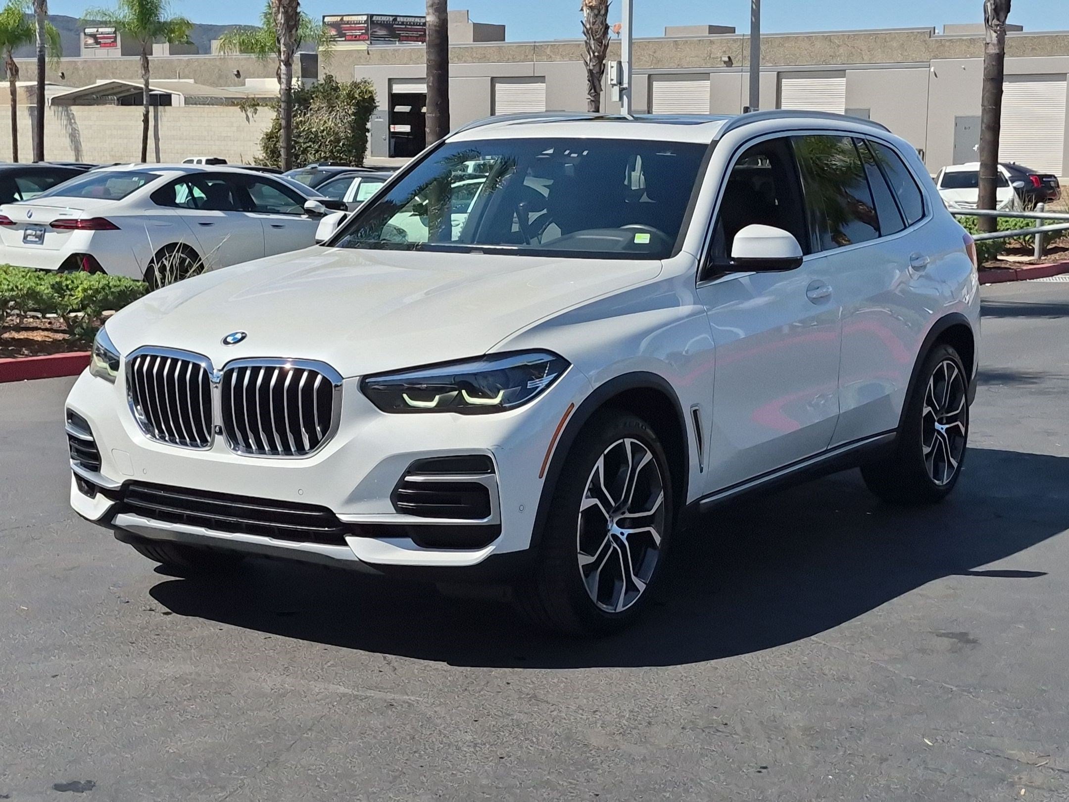 Certified 2022 BMW X5 xDrive40i w/ Climate Comfort Package AWD/4WD image 5