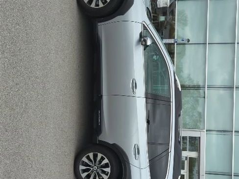 Used 2023 Subaru Outback Touring AWD/4WD image 2