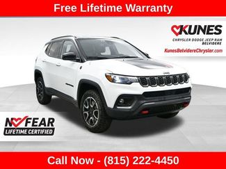 Used 2025 Jeep Compass Trailhawk video 1