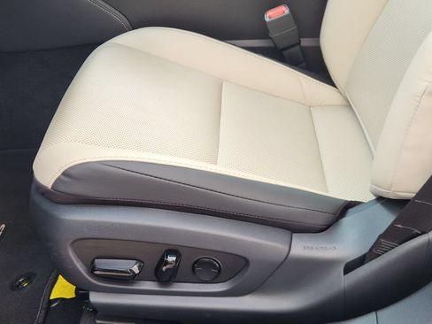 Used 2025 Lexus ES 350 w/ Premium Package FWD image 24