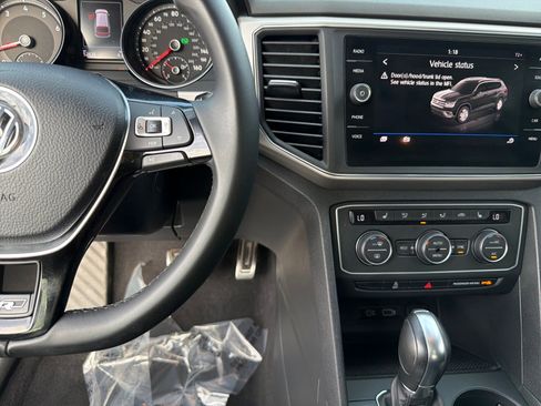 Used 2019 Volkswagen Atlas SE w/ Panoramic Sunroof Package image 16