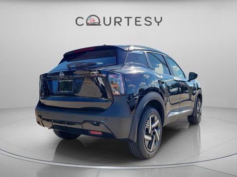 New 2026 Nissan Kicks SV image 4