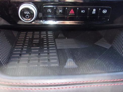 Used 2025 Ford Explorer ST image 13