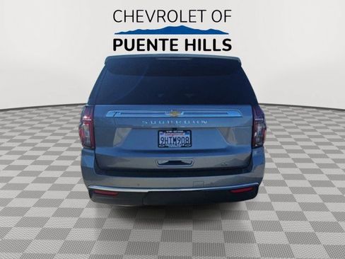 Used 2023 Chevrolet Suburban LT w/ Luxury Package RWD image 7