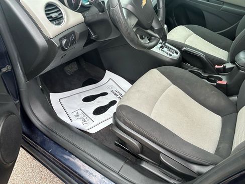 Used 2011 Chevrolet Cruze LS w/ Connectivity Package FWD image 10