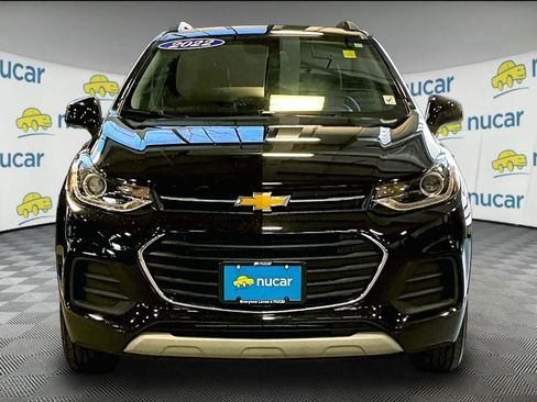 Used 2022 Chevrolet Trax LT w/ LT Convenience Package image 2