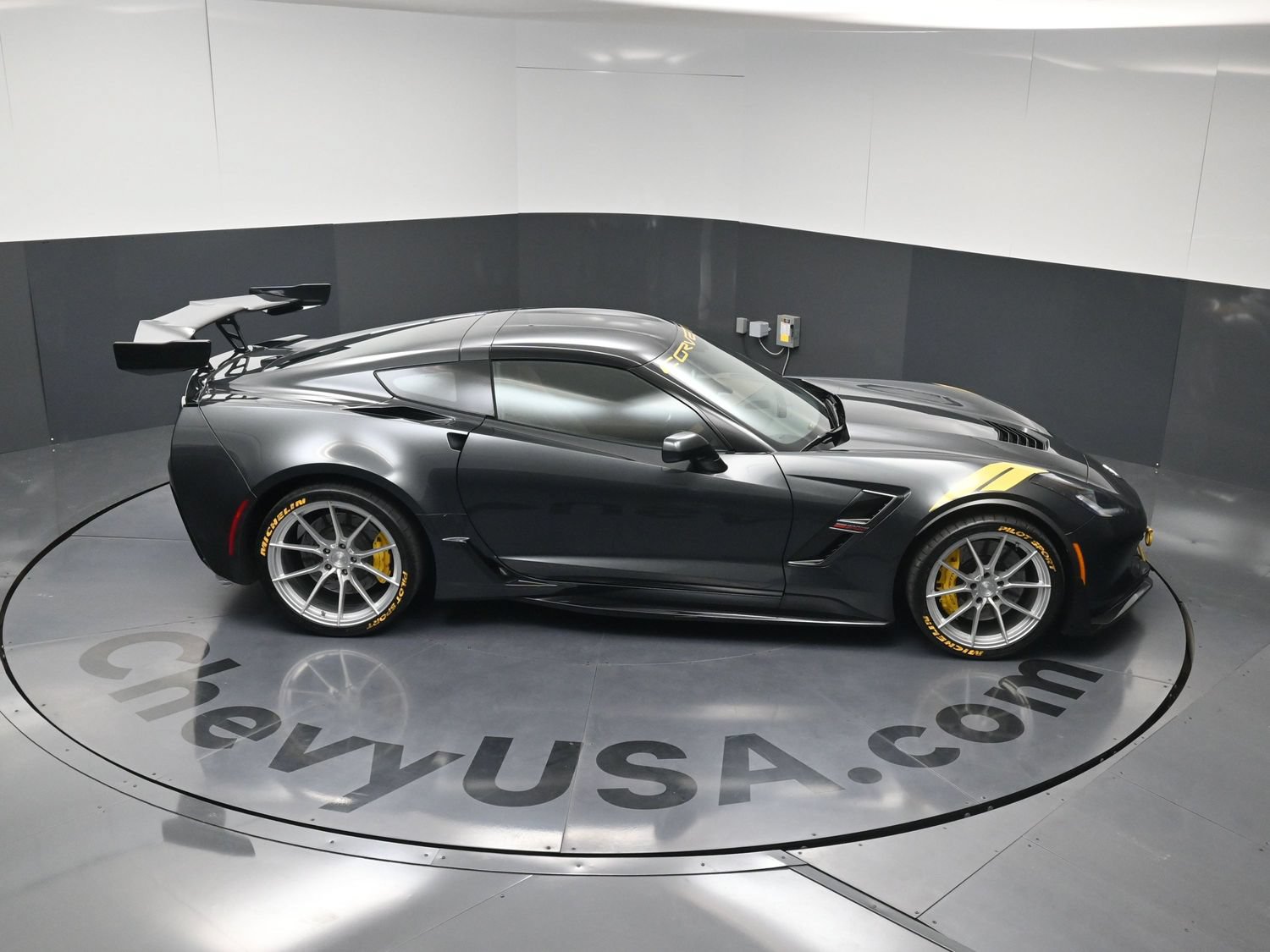 Used 2018 Chevrolet Corvette Grand Sport RWD image 35