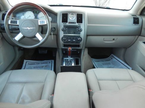 Used 2007 Chrysler 300 Touring L w/ Luxury Group image 2