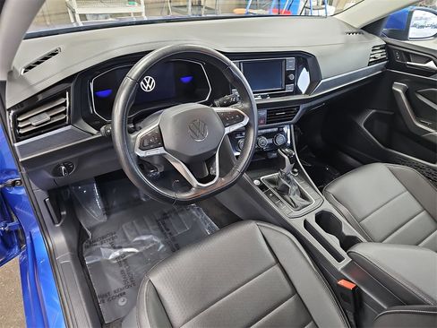 Used 2024 Volkswagen Jetta SE image 15