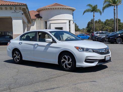 Used 2017 Honda Accord LX image 7