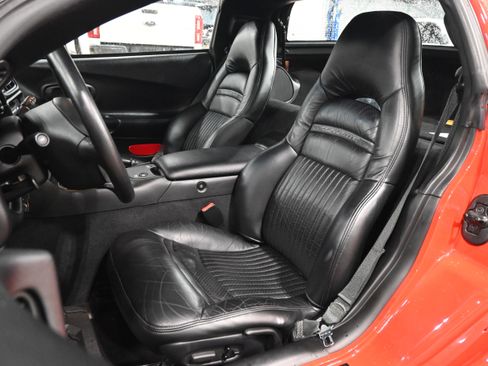 Used 2004 Chevrolet Corvette Coupe RWD image 7