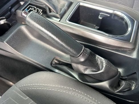 Used 2018 Toyota Tacoma TRD Sport AWD/4WD image 37