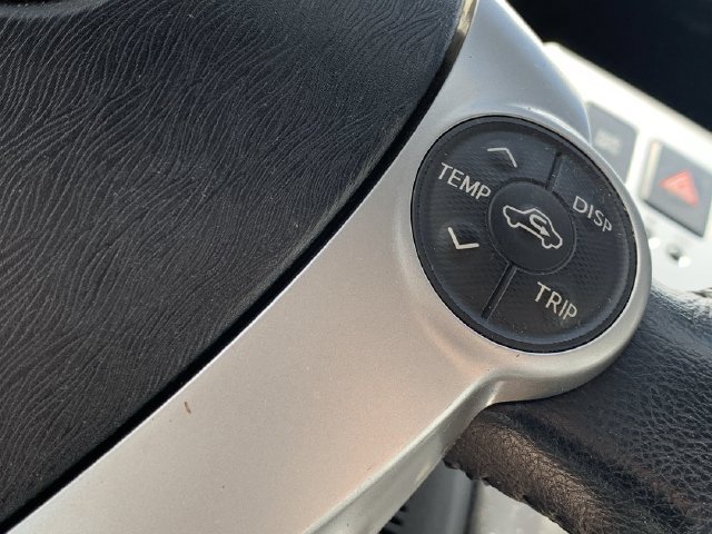 Used 2013 Toyota Prius V Five FWD image 23