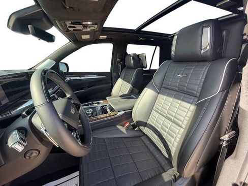 Used 2026 Cadillac Escalade Platinum Sport AWD/4WD image 10