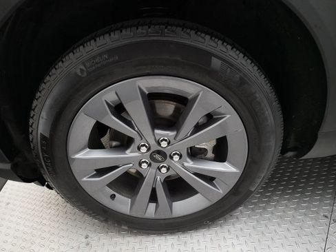 Used 2025 Ford Explorer Active w/ Active Comfort Package image 27